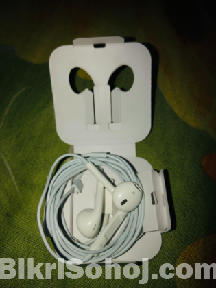 Earpods lightning Connector